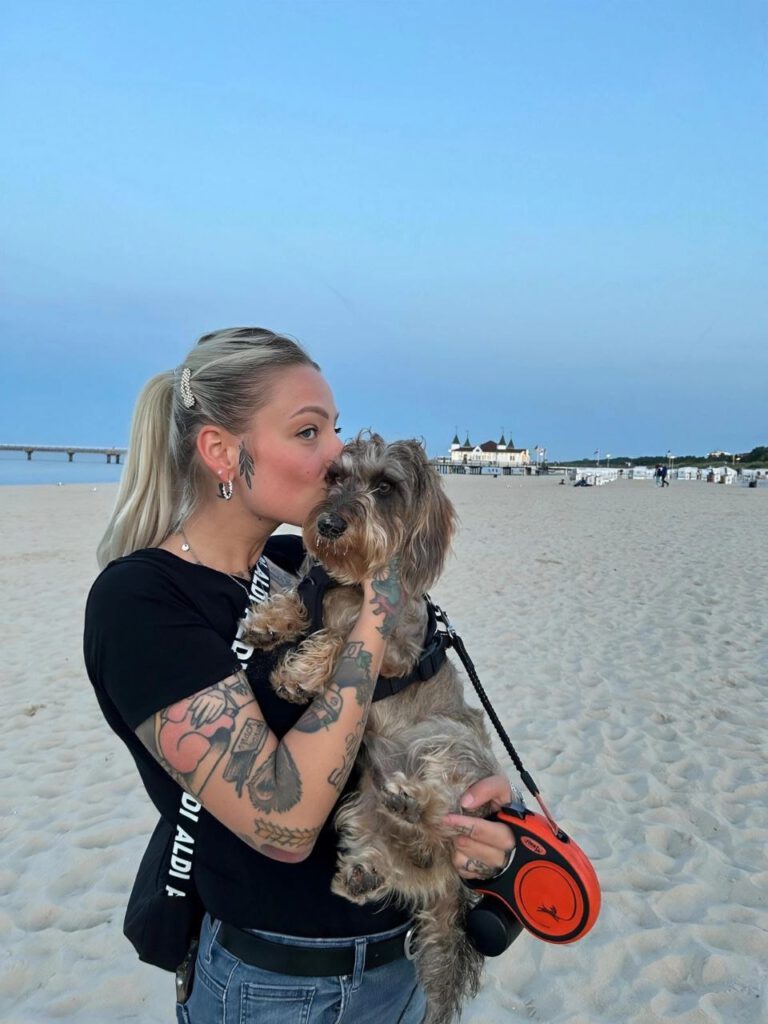 Logbuch Canis lupus familiaris – Sternzeit 306.98885°